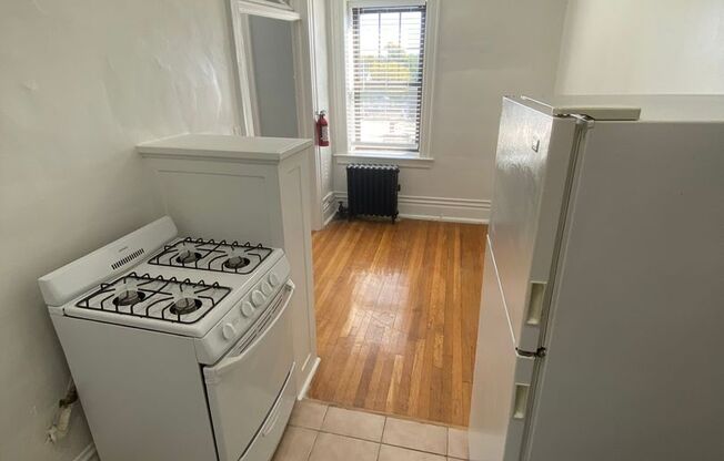 Studio, 1 bath, 435 sqft, $1,825, Unit A04