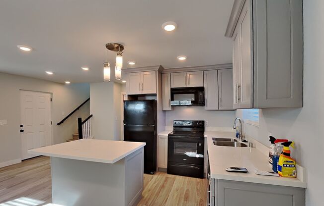 Brand New 4/2 Home in Iveywood Available Now!