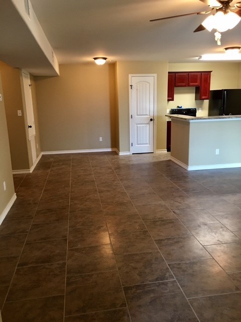 3 beds, 2 baths, 1,250 sqft, $1,500, Unit 202