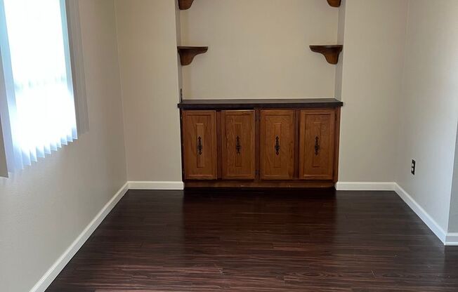 1bd 1 ba condo with garage