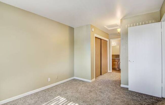 1 bed, 1 bath, 725 sqft, $1,375, Unit 141