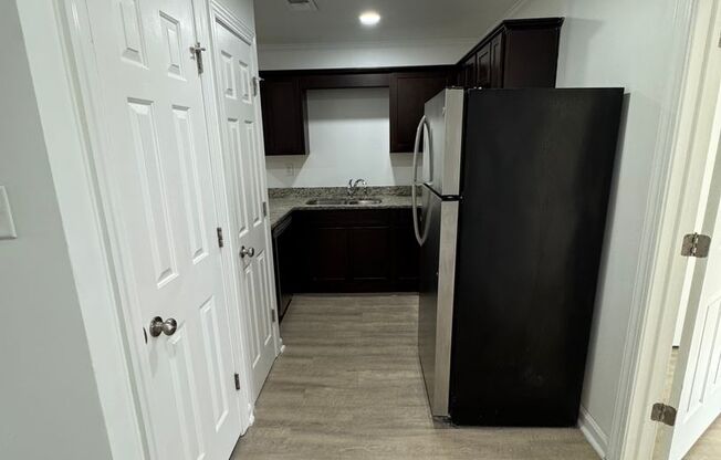 1 bed, 1 bath, 800 sqft, $1,749, Unit 409 B East Gaston Street