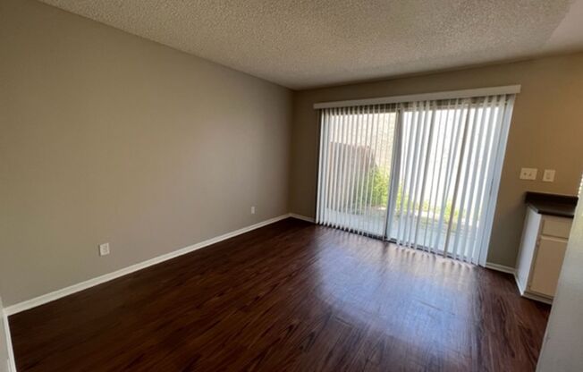 3 beds, 2.5 baths, $2,350, Unit 57