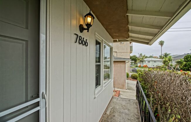 1x 7866 Flight Ave