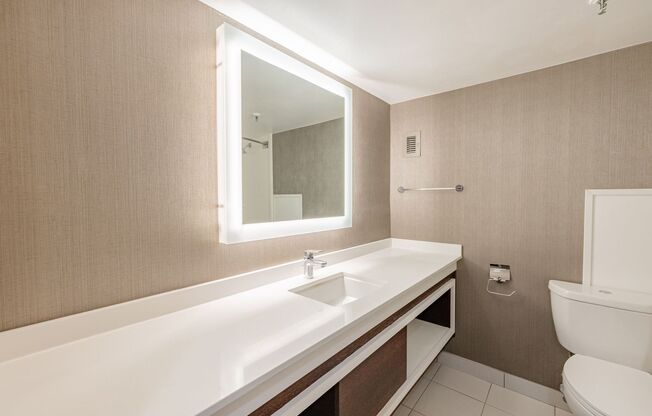 2 beds, 3 baths, 950 sqft, $1,399, Unit 217