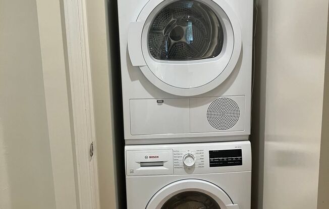 1 bed, 1 bath, 704 sqft, $2,275, Unit 105