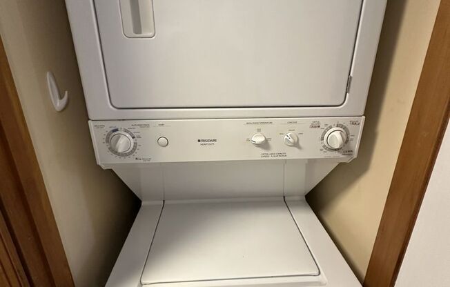 1 Bedroom 1 Bathroom Condo!