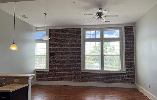 SH073-Farmers Market Condos