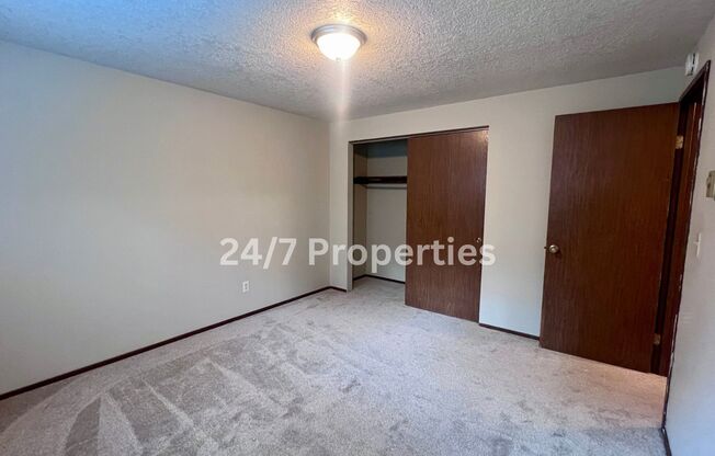 2 beds, 1 bath, $1,795, Unit 5273