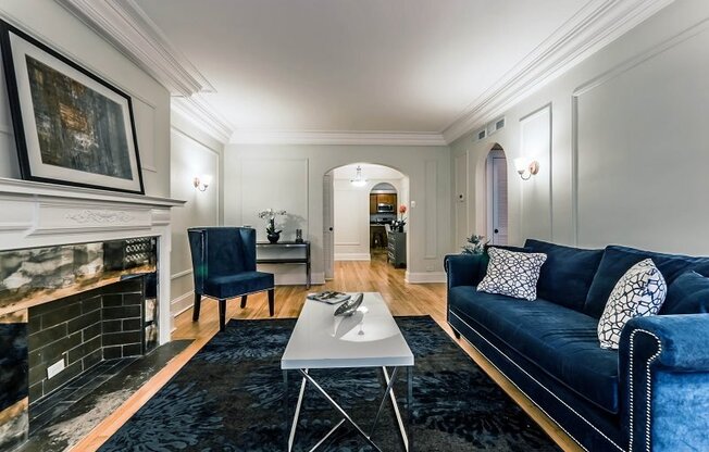 217 E CHESTNUT