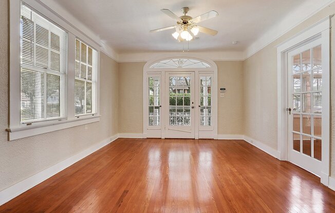 128 Lake Ave