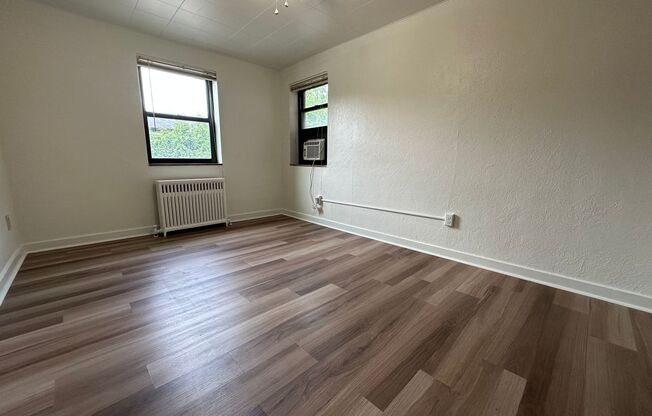 1 bed, 1 bath, 600 sqft, $1,299, Unit 5631 Rippey St. #A4