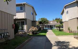 Welcome to Del Prado I Apartments