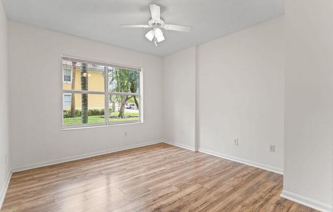 2 beds, 1 bath, 1,015 sqft, $2,050, Unit 09 - 912