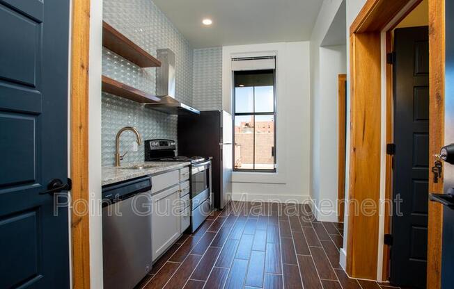 300 N MAIN 211