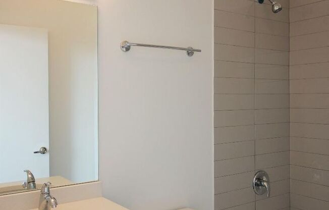 2 beds, 2 baths, $2,975, Unit 302