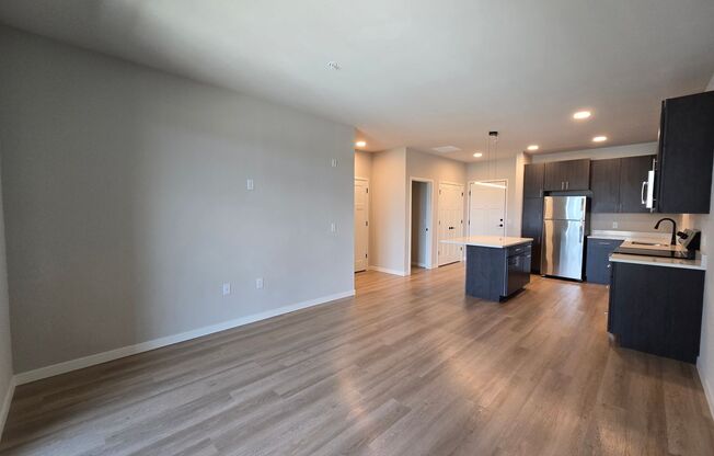 1 bed, 1 bath, 900 sqft, $2,060, Unit 8421-326