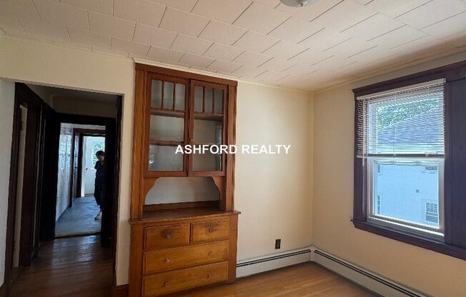 129 TEMPLETON PKWY