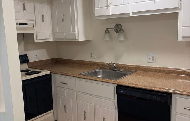 1 bed, 1 bath, 560 sqft, $850, Unit F-308