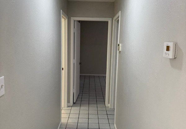 927 W FORMOSA