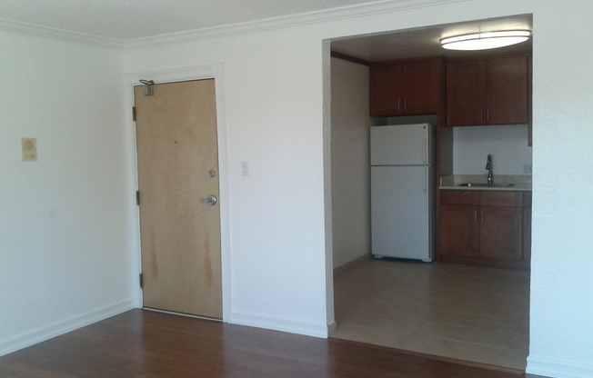 Location location!! Really comfortable apt by Glen Park BART with Parking. Gustavo Lopez AMSI