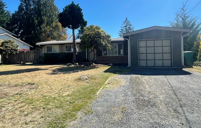 Lynnwood 3 bedroom 1.75 bath home with garage and fenced yard! $2750 per month