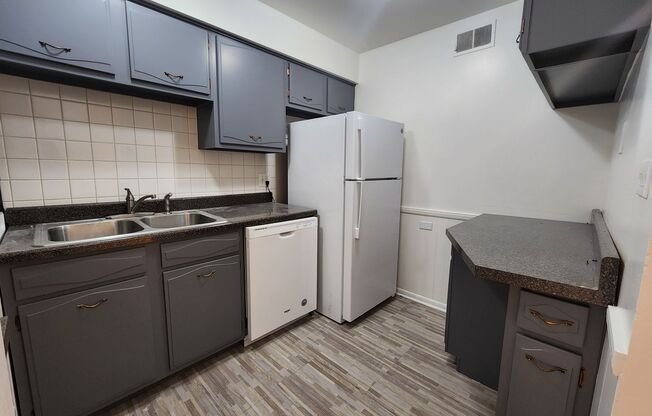 2 beds, 1.5 baths, 900 sqft, $2,595, Unit 404