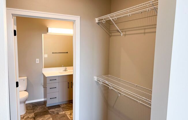 2 beds, 2 baths, 1,092 sqft, $1,750, Unit Bldg 5 Apt 5300