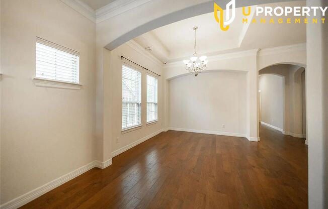 Elegant & Spacious Family Home for Rent – Prime Location with Scenic Views!