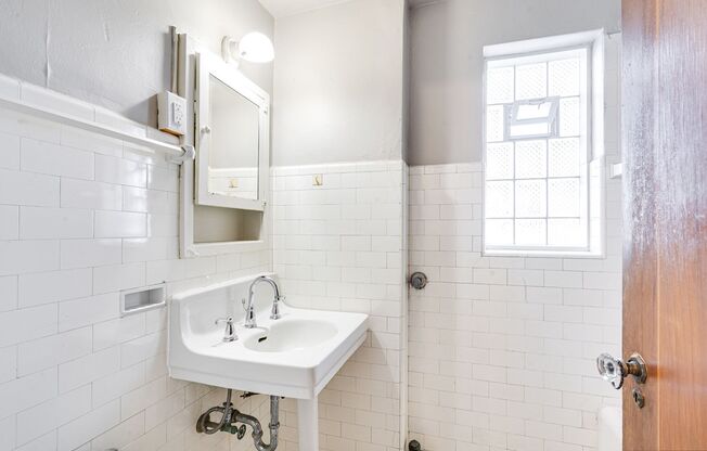 1 bed, 1 bath, 600 sqft, $999, Unit 103
