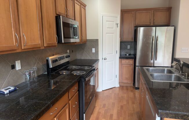 Located in prime Murray Hill/Progress Ridge area