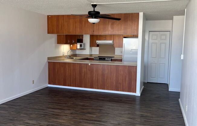 Kukui Plaza - 3 Bedroom 2 Bath 1 Parking