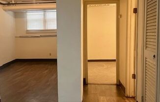 1 bed, 1 bath, 650 sqft, $950, Unit B