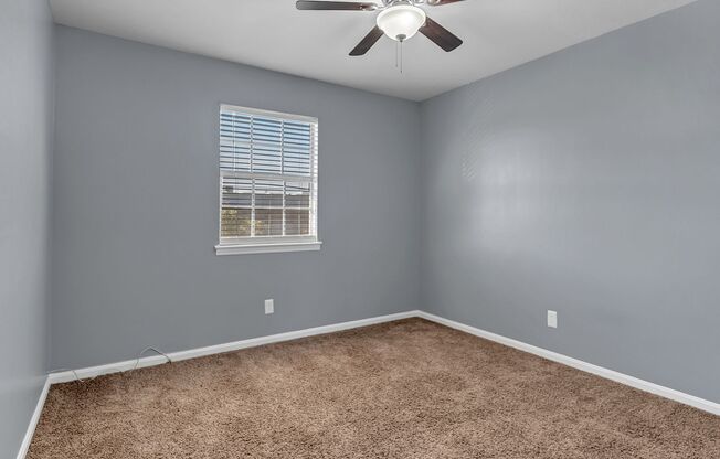 3 beds, 2.5 baths, 1,370 sqft, $1,015, Unit B-3