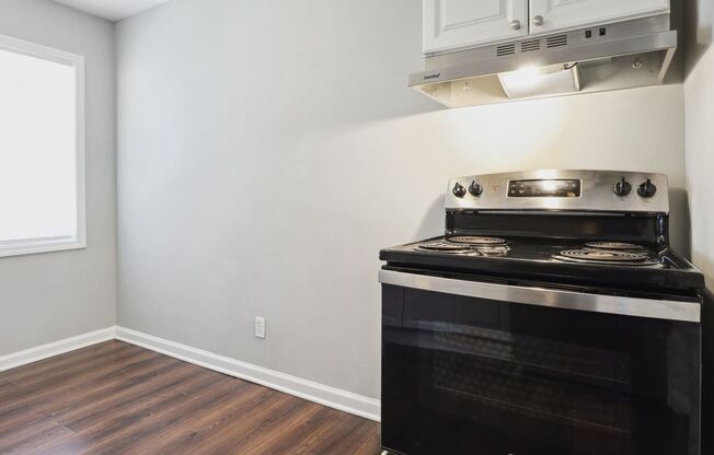 1 bed, 1 bath, $1,200, Unit C