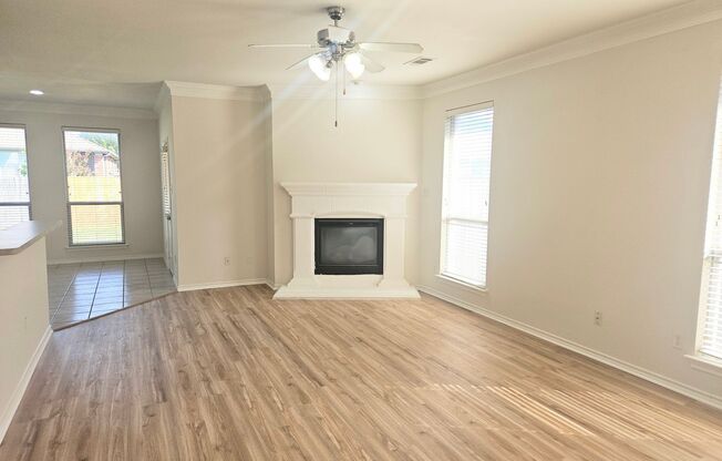 Light and bright, open concept 3 bedroom with split bedrooms