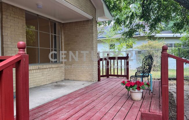 3 beds, 2 baths, $1,850