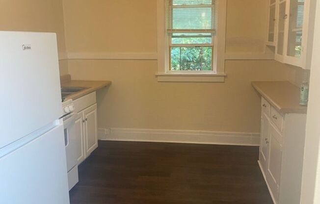 1 bed, 1 bath, $750, Unit 301
