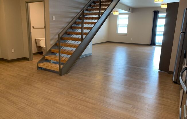 1 bed, 1.5 baths, 1,191 sqft, $1,675, Unit 310