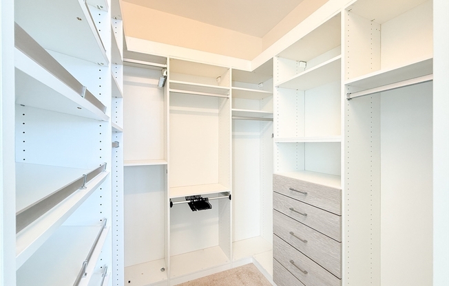 3 beds, 3.5 baths, 2,663 sqft, $19,750, Unit 5106