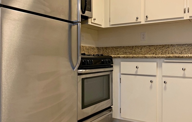 Studio, 1 bath, 465 sqft, $1,695