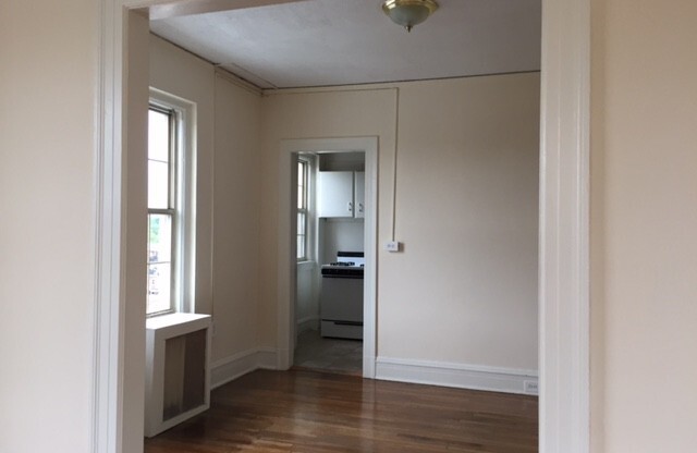 1 bed, 1 bath, 550 sqft, $1,600, Unit 814