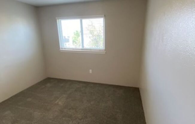 2 beds, 2 baths, 856 sqft, $869, Unit 2827-1806