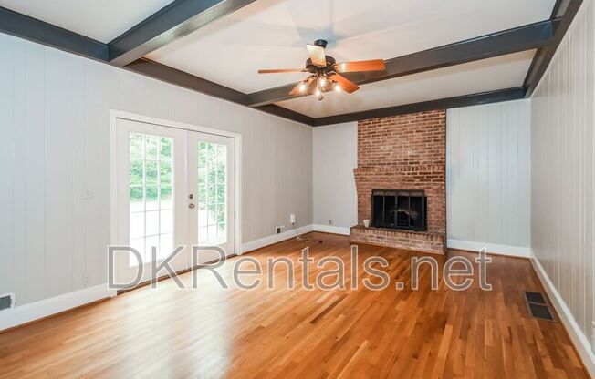 1176 HAMPTON HALL DR NE