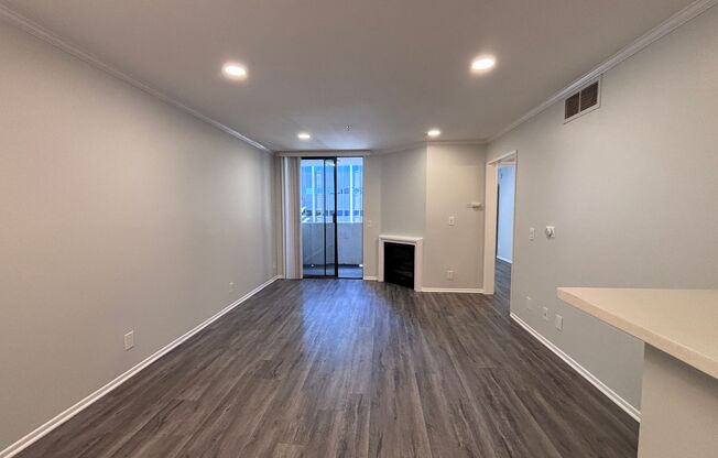 1 bed, 1 bath, 850 sqft, $2,398, Unit 207