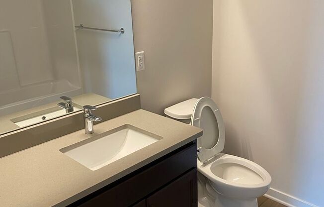 1 bed, 1 bath, 572 sqft, $1,370, Unit 412-A