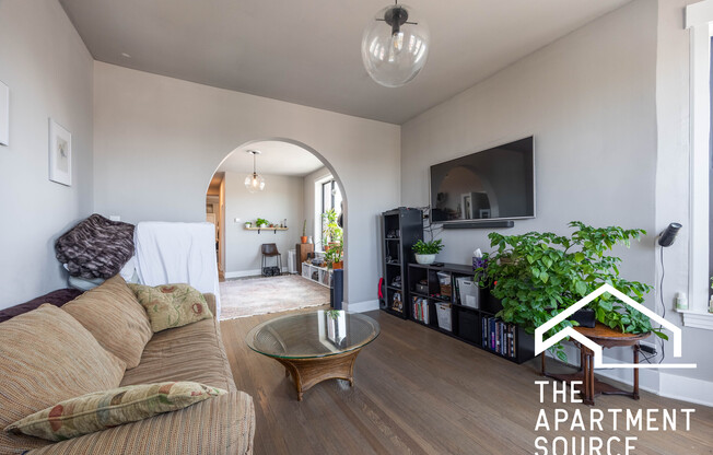3237 W ARMITAGE AVE