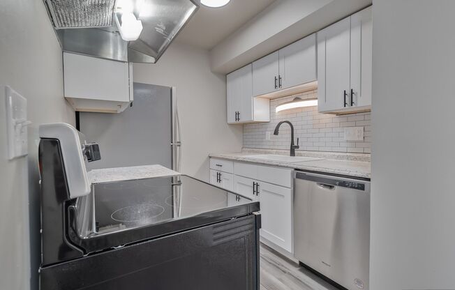 1 bed, 1 bath, 550 sqft, $899, Unit 1032 - 1B