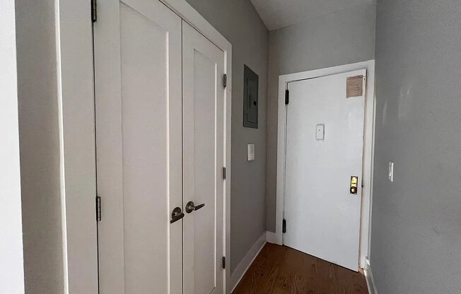 2 beds, 1 bath, $3,000, Unit PH2