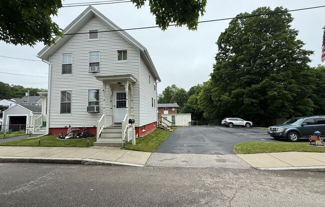 2 Bedroom, 1 Bath Duplex in Quiet Dover Neighborhood